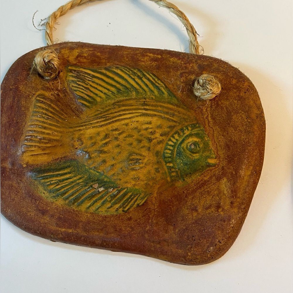 2 Vintage Pottery Fish Wall Hanging - Picture 5 of 8